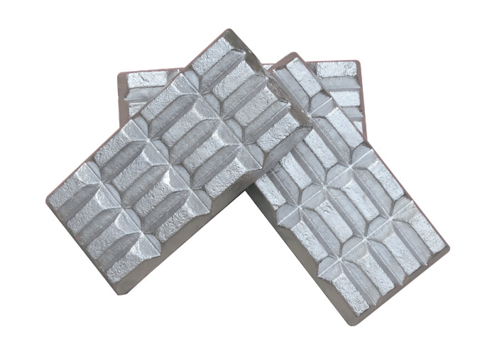 Precautions during aluminum intermediate alloy processing and molding